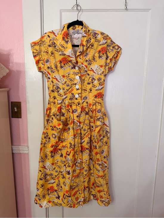 Vivien Of Holloway Dresses & Skirts - Vivien of Holloway Rockabilly pinup tiki Yellow Printed Shirt Dress with Buttons